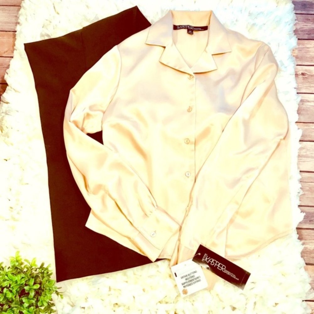 Kasper blouse NWT